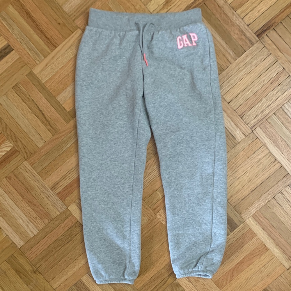 NWOT GAP Kids Sweatpants Joggers w/ Pink Logo Girl’s Size Small (6/7)